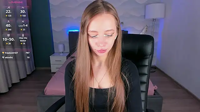 Snapshot of Amy_Waynee chatting on 12.13.25 Amy Waynee online show from 12.13.25