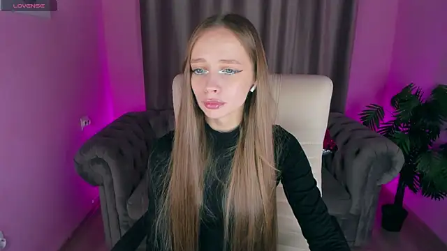 Snapshot of Amy_Waynee chatting on 12.16.25 Amy Waynee online show from 12.16.25