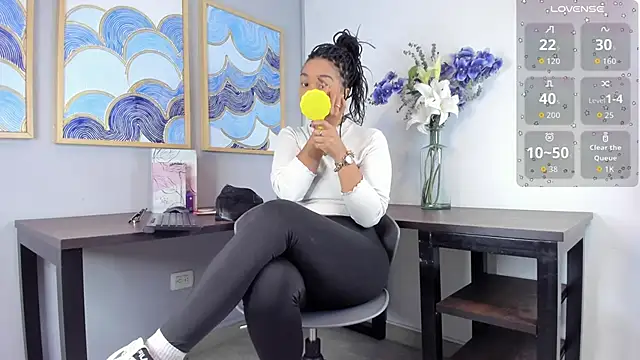 andrea xoe  online show from 10.14.25