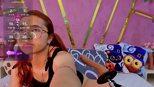 Snapshot of MilleyJones chatting on 10.07.25 MilleyJones online show from 10.07.25