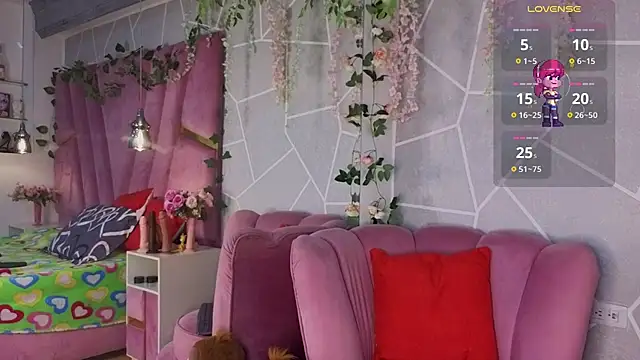 Snapshot of MilleyJones chatting on 11.06.25 MilleyJones online show from 11.06.25