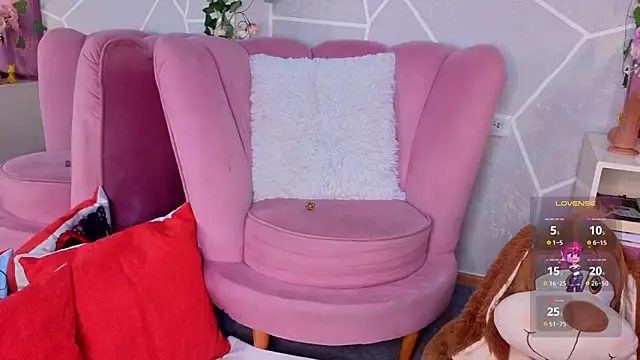 Snapshot of MilleyJones chatting on 11.13.25 MilleyJones online show from 11.13.25