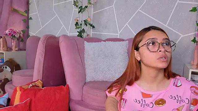 Snapshot of MilleyJones chatting on 11.17.25 MilleyJones online show from 11.17.25