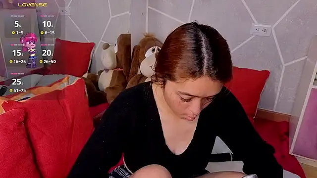 Snapshot of MilleyJones chatting on 11.19.25 MilleyJones online show from 11.19.25