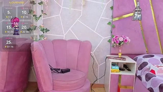 Snapshot of MilleyJones chatting on 11.20.25 MilleyJones online show from 11.20.25