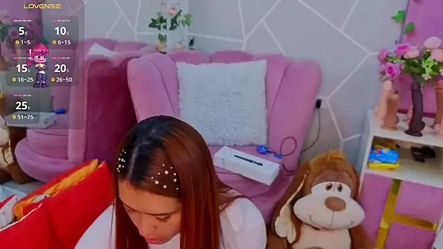 Snapshot of MilleyJones chatting on 12.03.25 MilleyJones online show from 12.03.25