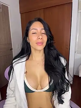 ArianaReynoldss online show from 04.01.26