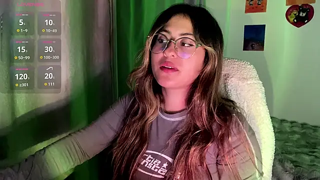 Snapshot of emma__bell_ chatting on 09.08.25 emma bell online show from 09.08.25