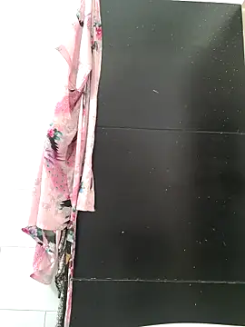 Yuli Mars online show from 10.31.25