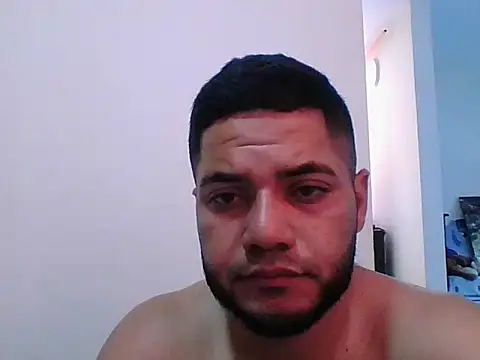 Snapshot of Alexanonimo chatting on 10.28.25 Alexanonimo online show from 10.28.25