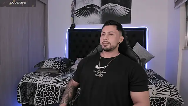 santi aesthetic online show from 07.30.26
