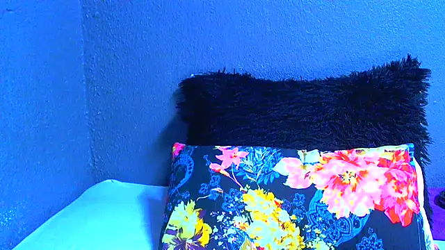 SMALLBOOBSXX online show from 07.04.26