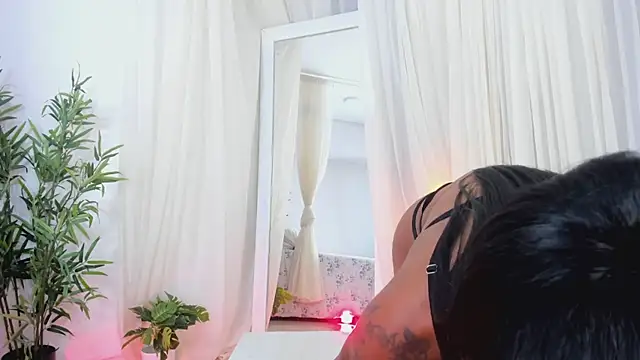 Snapshot of MelanieMiller_ chatting on 09.12.25 MelanieMiller online show from 09.12.25