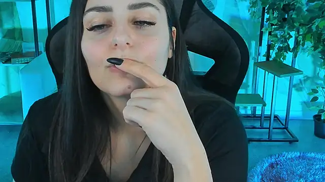 ValeriiMills online show from 12.16.25