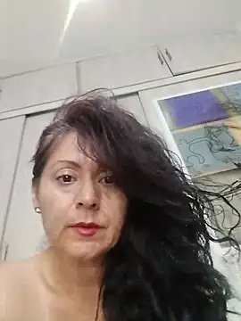 Snapshot of lunadicty chatting on 05.16.26 lunadicty online show from 05.16.26
