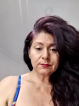 Snapshot of lunadicty chatting on 05.31.26 lunadicty online show from 05.31.26