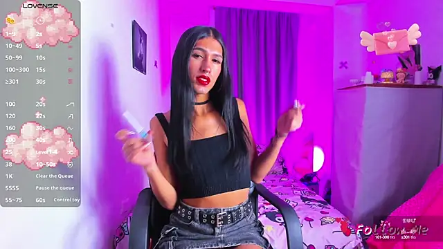 SkylerBennet online show from 10.29.25