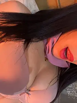 QueenLujaine online show from 03.05.26