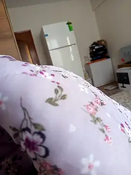 Snapshot of leona633 chatting on 11.19.25 leona633 online show from 11.19.25