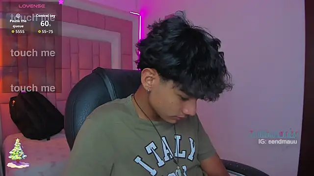 OliverTwinky online show from 12.04.25