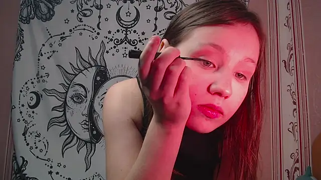 Snapshot of Thighswithspikes chatting on 09.22.25 Thighswithspikes online show from 09.22.25