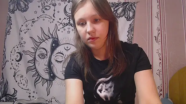 Snapshot of Thighswithspikes chatting on 09.23.25 Thighswithspikes online show from 09.23.25