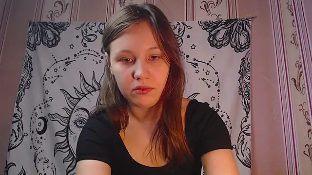 Snapshot of Thighswithspikes chatting on 10.29.25 Thighswithspikes online show from 10.29.25