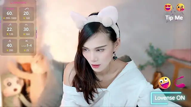 LunaBelle1984 online show from 09.20.25