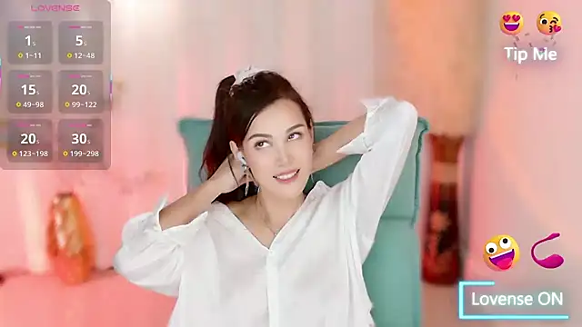 LunaBelle1984 online show from 10.11.25