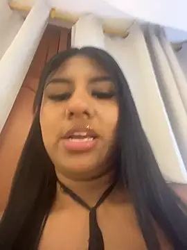 Emmily Vargas online show from 10.11.25