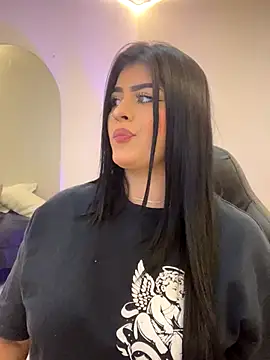 Snapshot of Kariina__69 chatting on 10.23.25 Kariina 69 online show from 10.23.25