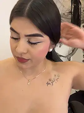 Snapshot of Kariina__69 chatting on 11.05.25 Kariina 69 online show from 11.05.25