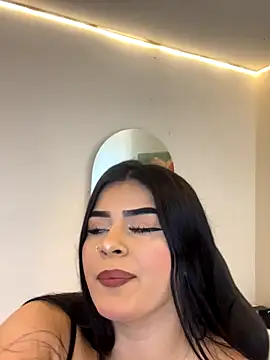 Snapshot of Kariina__69 chatting on 11.29.25 Kariina 69 online show from 11.29.25