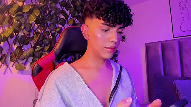 Niick Twink online show from 09.28.25