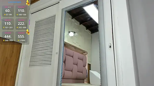 sophiaarenas online show from 11.25.25