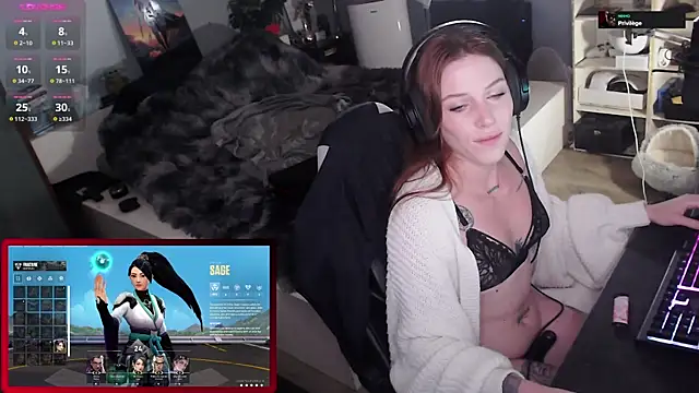 Snapshot of Horny_Makima chatting on 10.04.25 Horny Makima online show from 10.04.25