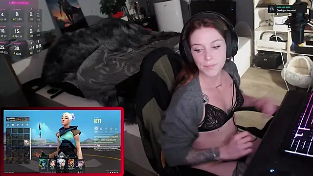 Snapshot of Horny_Makima chatting on 10.08.25 Horny Makima online show from 10.08.25