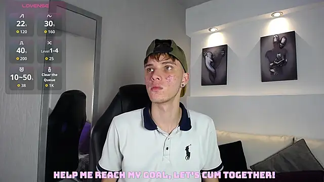 Snapshot of Robbin_Blaze chatting on 11.26.25 Robbin Blaze online show from 11.26.25