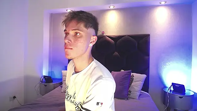 Snapshot of Robbin_Blaze chatting on 01.15.26 Robbin Blaze online show from 01.15.26