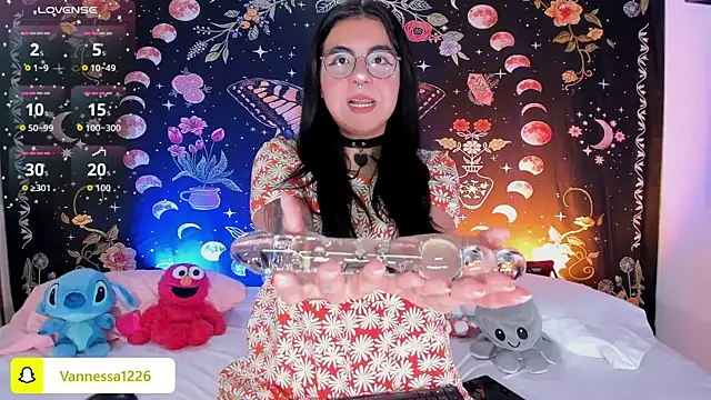 Snapshot of Maddy_rosse12 chatting on 11.25.25 Maddy rosse12 online show from 11.25.25