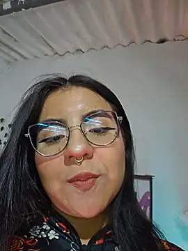 Snapshot of Maddy_rosse12 chatting on 12.17.25 Maddy rosse12 online show from 12.17.25