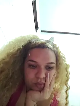 Snapshot of Monserratalexa chatting on 11.28.25 Monserratalexa online show from 11.28.25