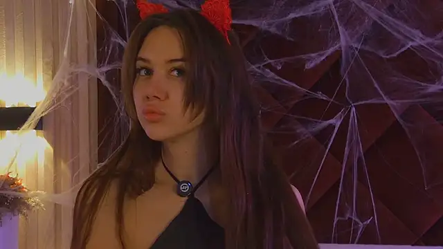 Snapshot of StacyHarland chatting on 10.31.25 StacyHarland online show from 10.31.25