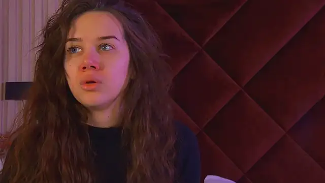 Snapshot of StacyHarland chatting on 11.17.25 StacyHarland online show from 11.17.25