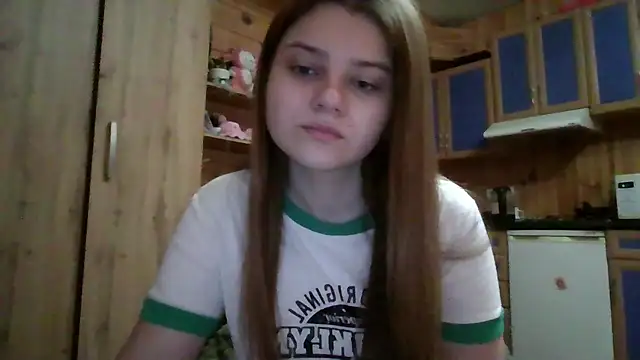 Snapshot of Little_shygirl chatting on 11.15.25 Little shygirl online show from 11.15.25