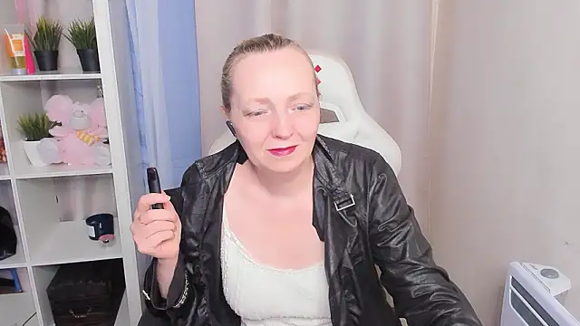 Karen Villis online show from 02.23.26