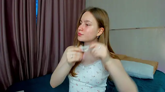 Snapshot of Candy_Cansew chatting on 09.20.25 Candy Cansew online show from 09.20.25