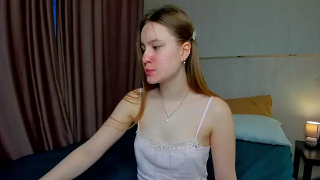 Snapshot of Candy_Cansew chatting on 09.25.25 Candy Cansew online show from 09.25.25