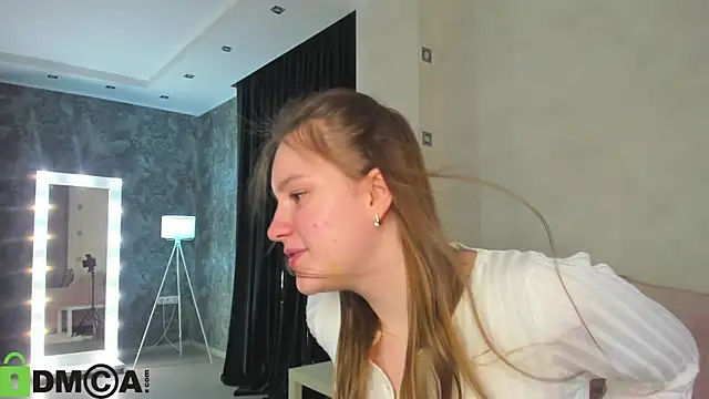 Snapshot of Candy_Cansew chatting on 10.20.25 Candy Cansew online show from 10.20.25