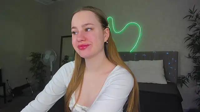 Snapshot of Candy_Cansew chatting on 12.03.25 Candy Cansew online show from 12.03.25